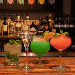 SALON&BAR  R