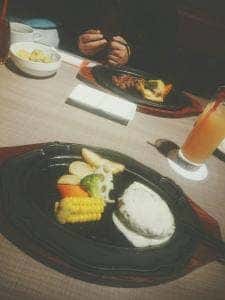 炭火焼 肉食堂 レッドミート