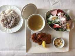 アンチエイジング ダイニング サンタクルス