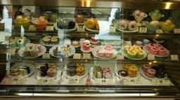 Sweets market cafe