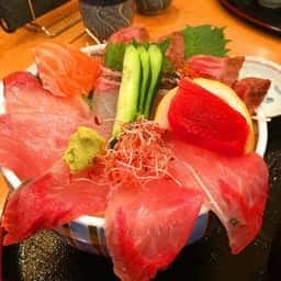 海鮮と陶器の城