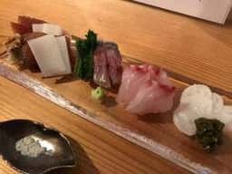 晩酌や月