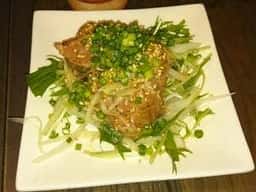 焼鳥・牛もつ ともず