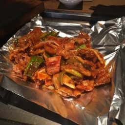 赤ちょうちん焼肉ホルモン店