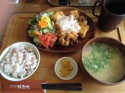 野菜専門だいにんぐばー はたけ。