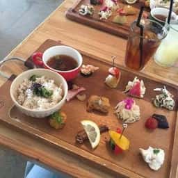 Cafe Mamae & 夜Cafe Izakaya MAMAE