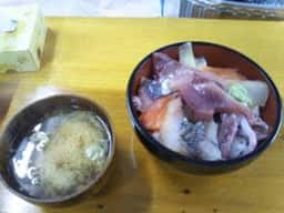市場のすし屋
