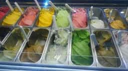 明宝ジェラート 本店