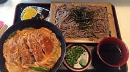 こまどりうどん 野多目店