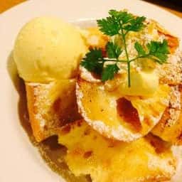 THE CAFE LUDE