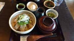 魚季亭