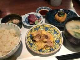 榮屋