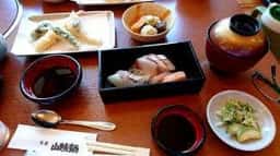 本家山賊鍋 田川本店