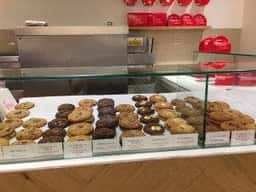 Ben's Cookies 横浜日本大通店