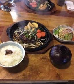 炭火焼と旬菜CHEZのぶくに
