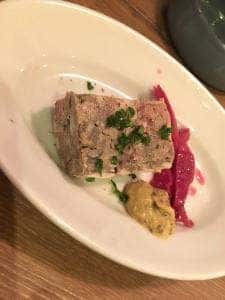 洋酒と洋食 ユトリロ