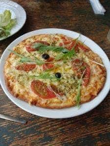 花にかこまれて Garden cafe 南の麦