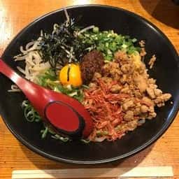 まる豚らーめん