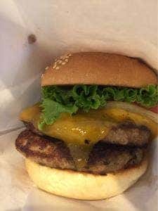 フレッシュネスバーガー 駒沢公園通り店