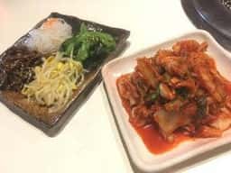 焼肉 六区