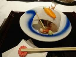 うを完