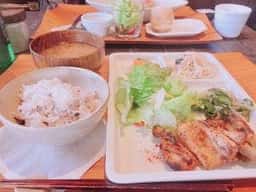 赤い屋根のカフェtake one