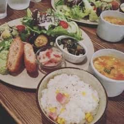 kipfel cafe & hair salon