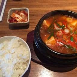 本場ビビンバ 栄香苑