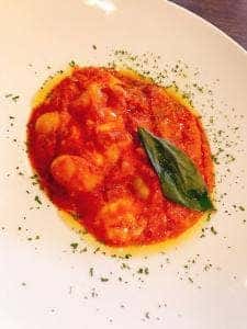 PIZZERIA BAR NAPOLI 沖縄久茂地交差点本店