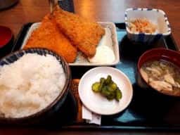 炭火焼き鳥 串八珍 新川店