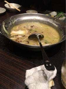 黒豚しゃぶしゃぶ 博多水炊き餃子 官兵衛