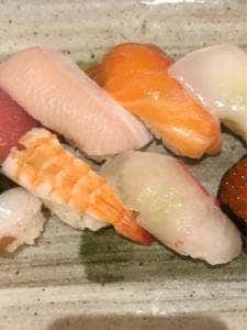 遊食房屋 四国中央店