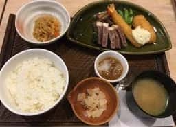 Cafe レストラン ガスト 三重大学前店