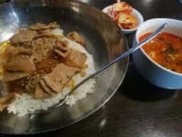辛 トォンデジ