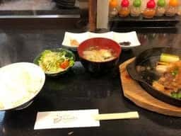 鉄板食堂 りべるたぁぱんだ