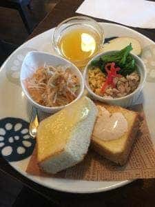 かふぇ もくれんの樹