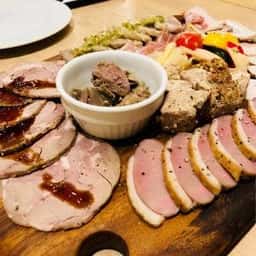 CARNE BAR KATETE 大門店