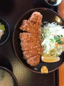 とんかつ チロリン村