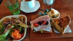 T-FLOWERS GIFT & CAFE