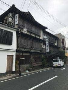 茶六本館