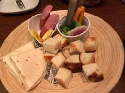 チーズダイニング アンジェロ&ミカエル 薬院店