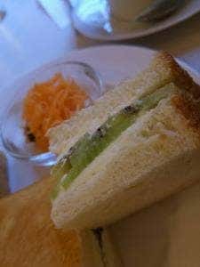 喫茶 三月