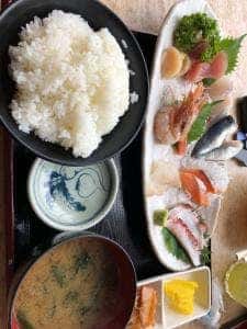 くさの根