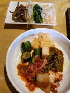 炭火焼肉・ホルモンの店 肉八や