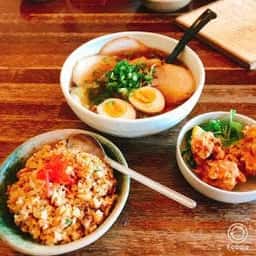 ラーメン & Food's Bar Saika