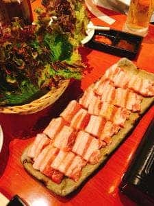 韓国料理・サムギョプサル食べ放題 豚まに