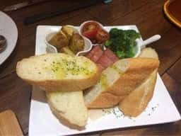 ラクレットチーズ専門店 ハスダバル