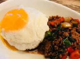 ハーブ&スパイス ファミリーレストラン Fewa