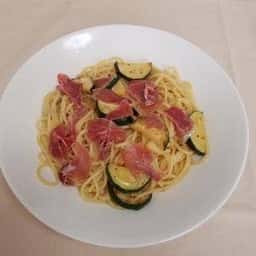 トラットリアグストーソ