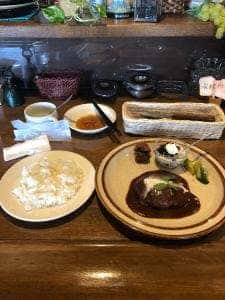 キッチン・ターブル